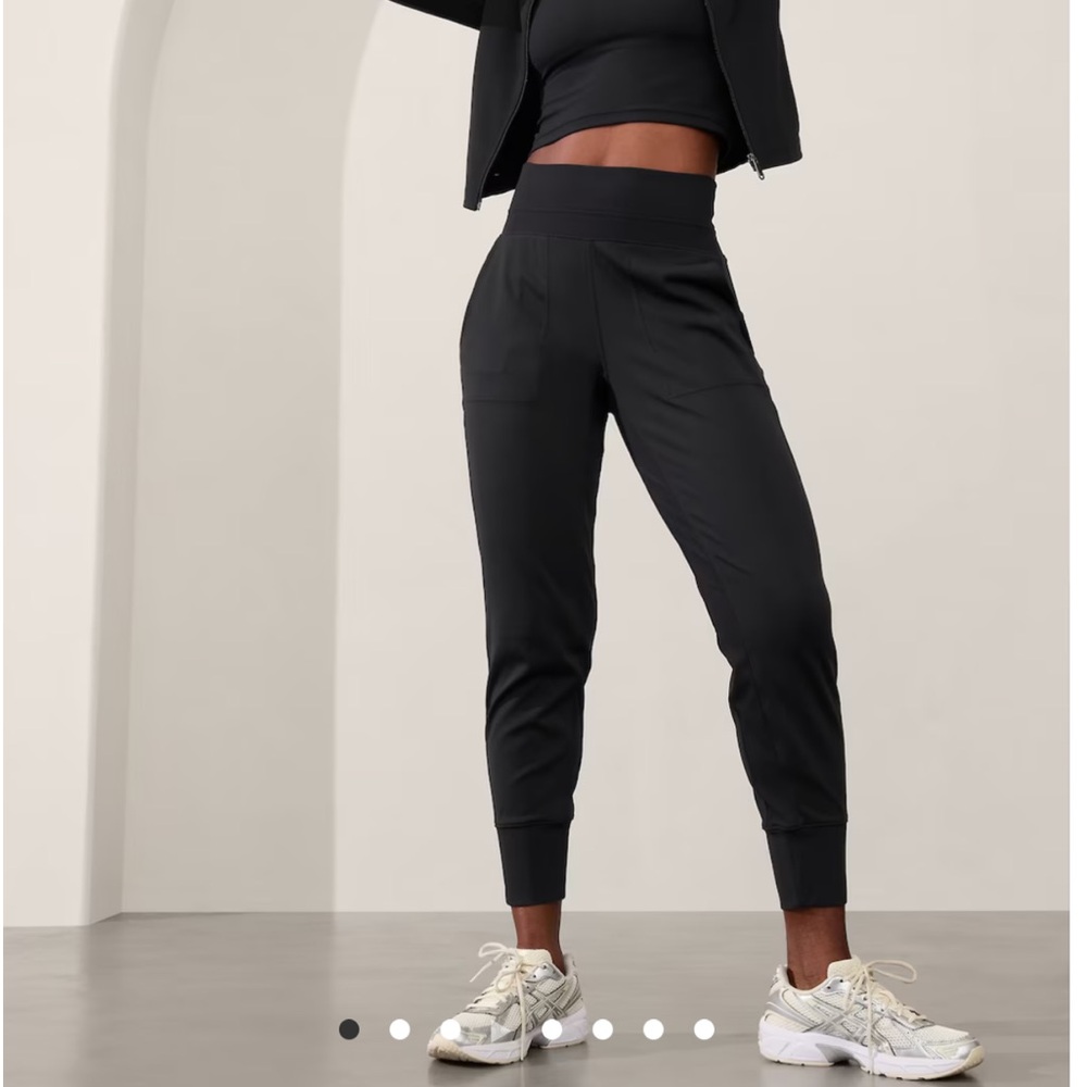 Athleta high rise Venice jogger black womens L $99 zip pockets athletic